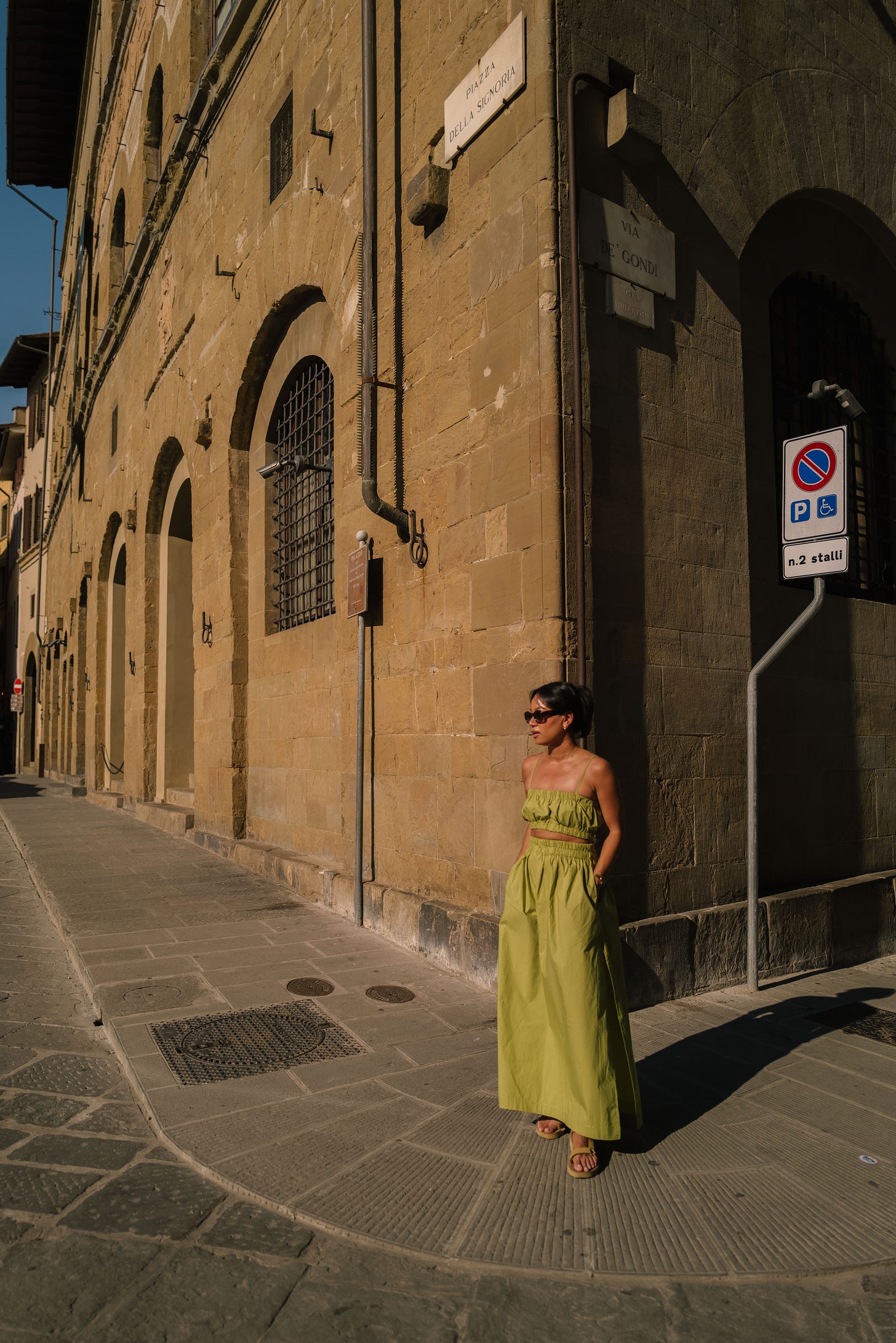 photographer Laura Saur posing in Italy