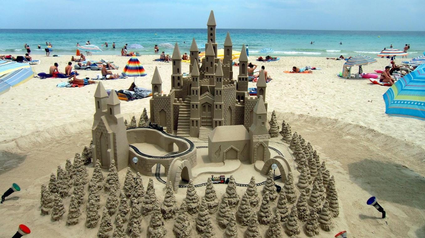 Comment construire un château de sable parfait sur les plages de Normandie  ? - Paris-Normandie