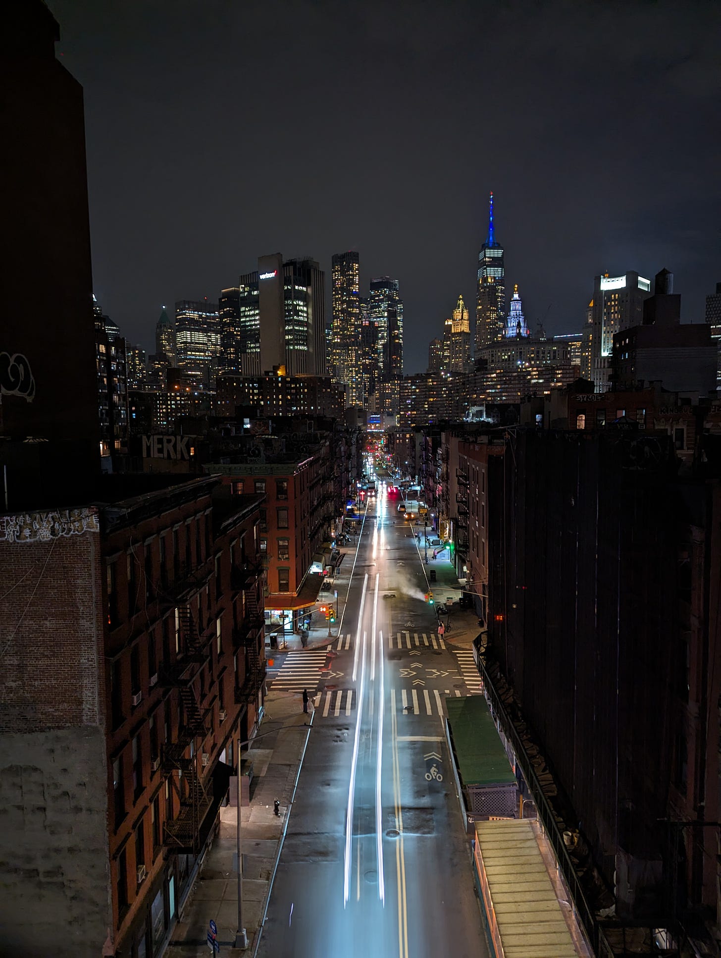Fotografía de larga exposición desde el puente Manhattan en New York