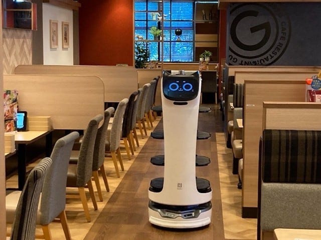 ガストの「ネコ型配膳ロボット」が「充電してにゃああ!!」と叫び出す 「労働環境に妥協しない強気さ」に爆笑 どんなプログラミング?すかいらーくに聞いた|まいどなニュース ガストの「ネコ型配膳ロボット」が「充電してにゃああ!!」と叫び出す 「労働環境に妥協しない強気さ」に爆笑 どんなプログラミング?すかいらーくに聞いた|まいどなニュース