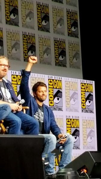 supernatural misha collins comic con little chair panel 2017 576x1024