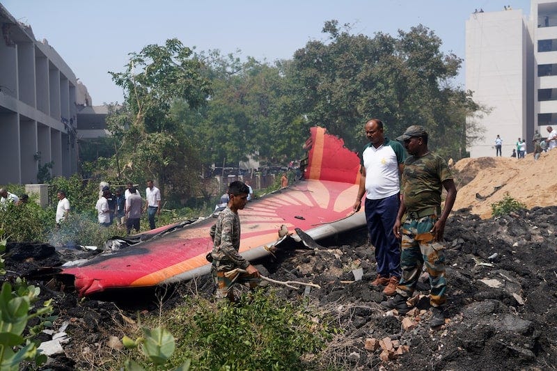 Restos de aeronave en el lugar del accidente del vuelo AI171 de Air India Ltd. en Ahmedabad, India. Fotógrafo: Siddharaj Solanki/Bloomberg. Restos de aeronave en el lugar del accidente del vuelo AI171 de Air India Ltd. en Ahmedabad, India. Fotógrafo: Siddharaj Solanki/Bloomberg.