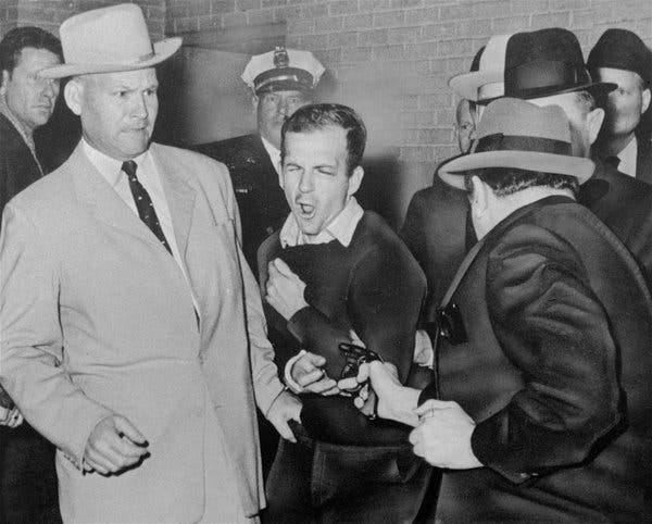James R. Leavelle, Detective at Lee Harvey Oswald’s Side, Dies at 99 - The New York Times
