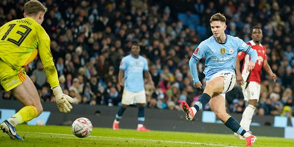 Man of the Match Manchester City vs Salford City: James McAtee - Bola.net