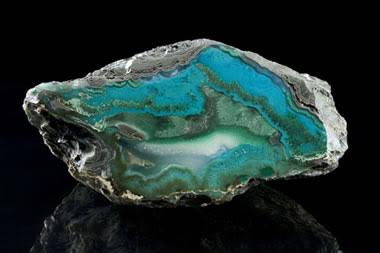 https://geology.com/gemstones/gem-silica/gem-silica-nodule.jpg