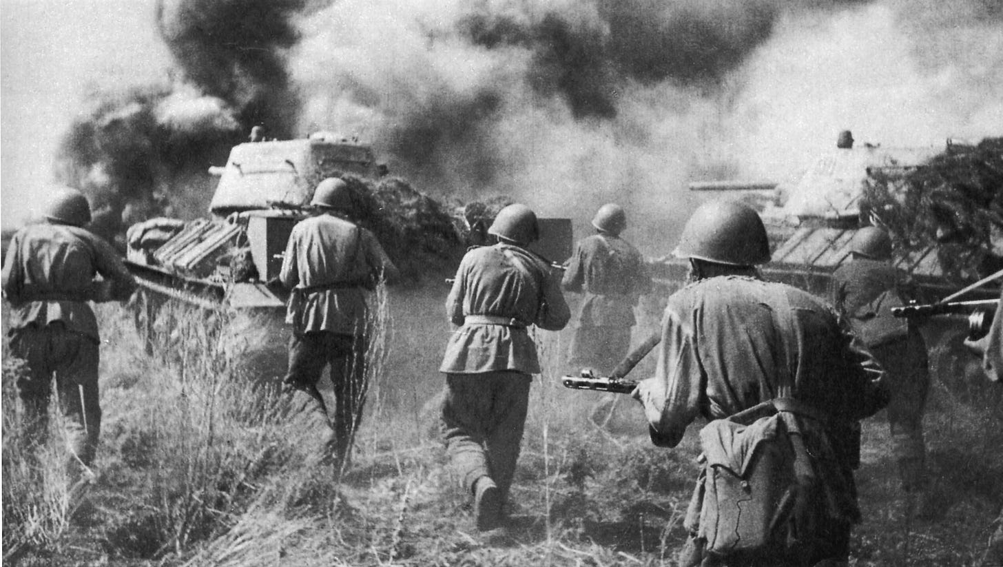 tanks and infantry at Battle of Kursk, WWII