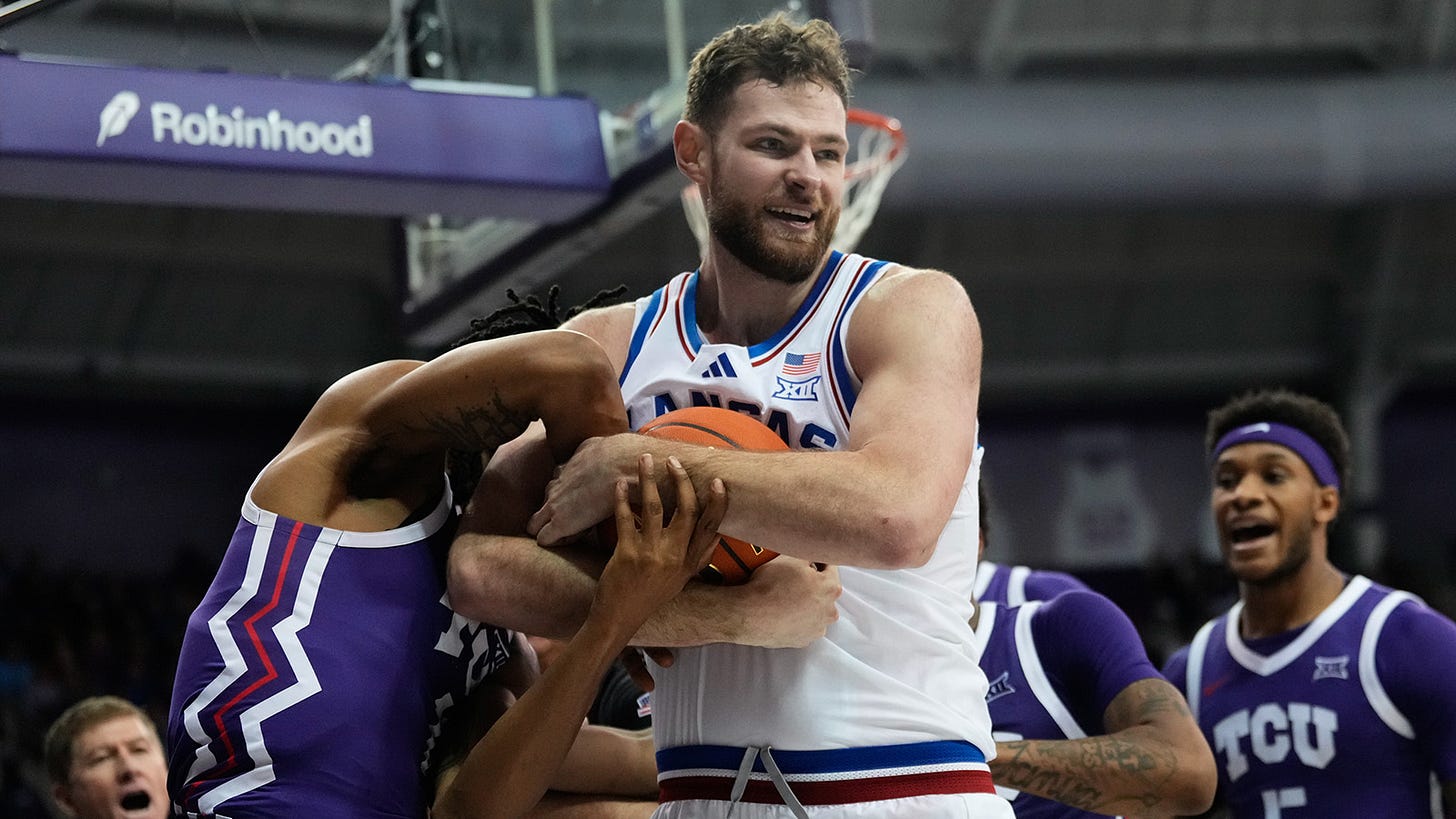 Kansas Coach Scolds Hunter Dickinson For Very Obnoxious Foul