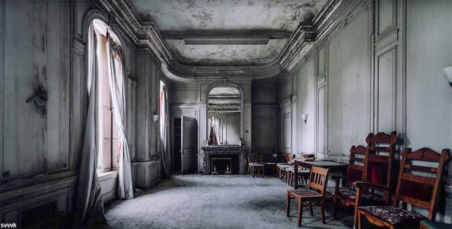 10 largest abandoned houses in the world - Sheet12