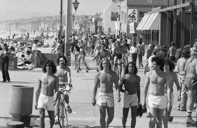 1970s Beach Photos and Premium High Res Pictures - Getty Images