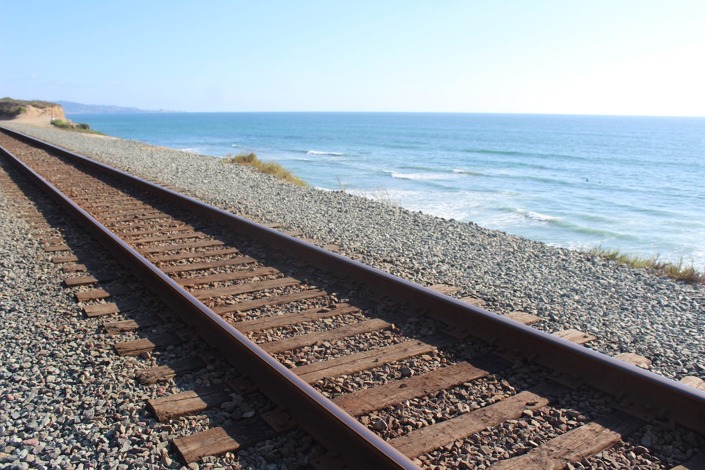 SANDAG held a public workshop on Aug. 30 at the Del Mar Civic Center to engage residents about realigning the railroad tracks along the bluff. Residents packed the Civic Center to speak with staffers. Steve Puterski photo