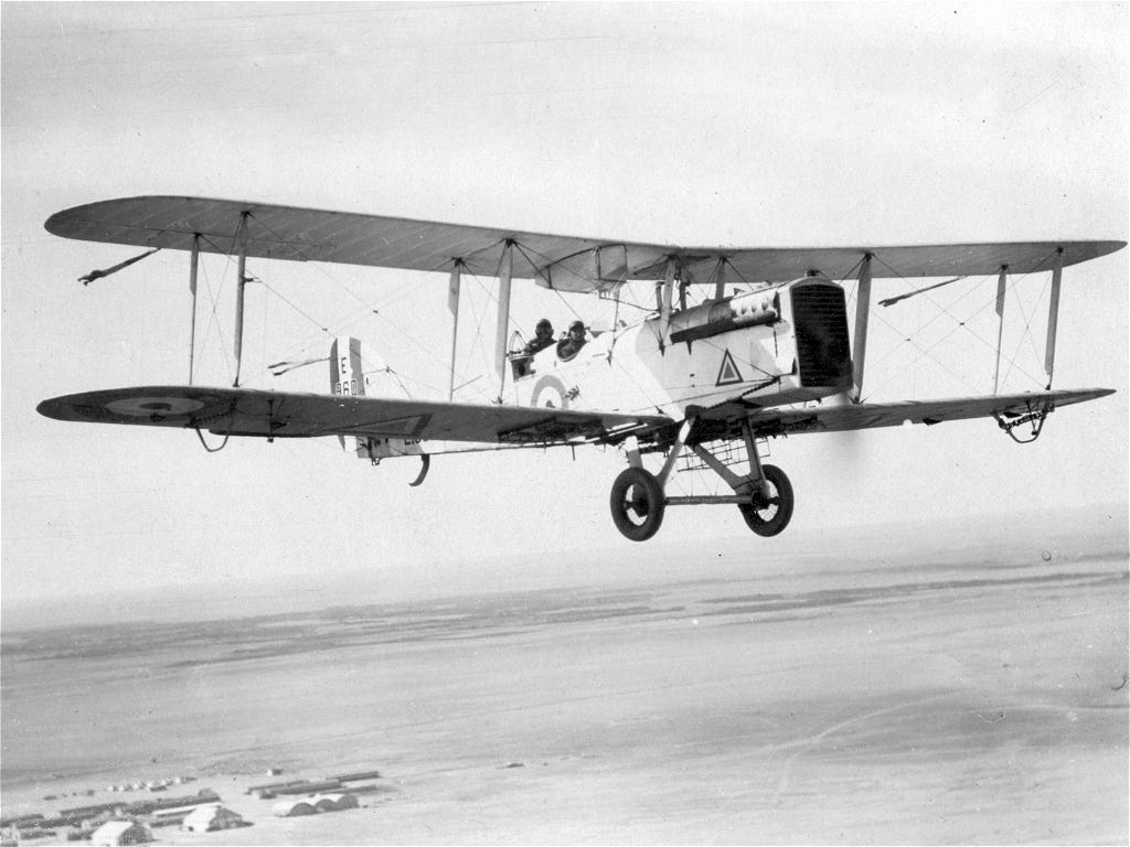 Ein Bild, das Flugzeug, Transport, Propellerflugzeug, Fahrzeug enthält.

Automatisch generierte Beschreibung