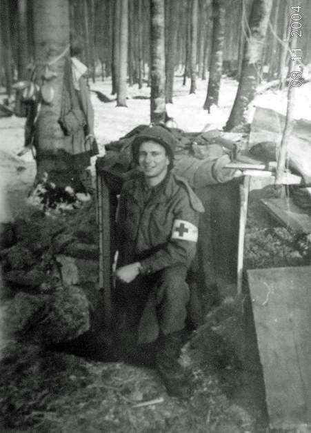 A person in a military uniform

AI-generated content may be incorrect.