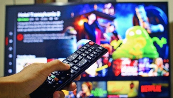 Tv, ecco le regole per il telecomando: "Non discrimini Rai, Mediaset e le  reti tradizionali". Salva la tastiera con i numeri dei canali - la  Repubblica