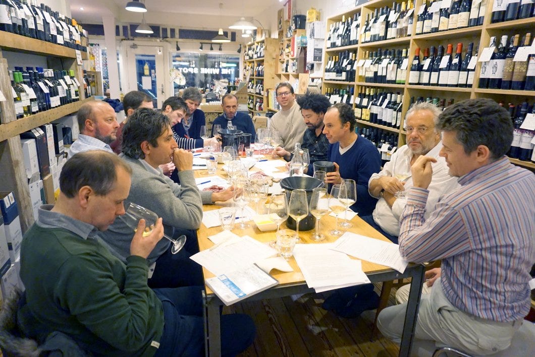The Unknown Austria tasting at the Wine Spot, 21 Nov 2016 - The author front right (Photo Elisabeth Gstarz)
