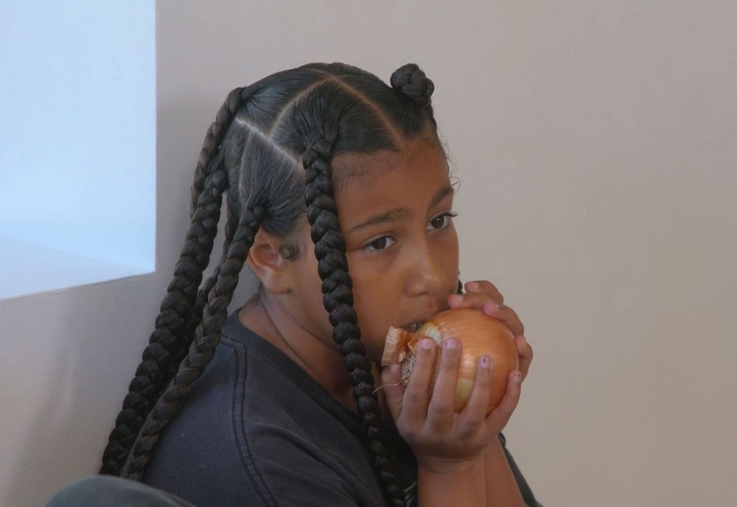 Kim Kardashian's daughter North West eats raw onion, fans react