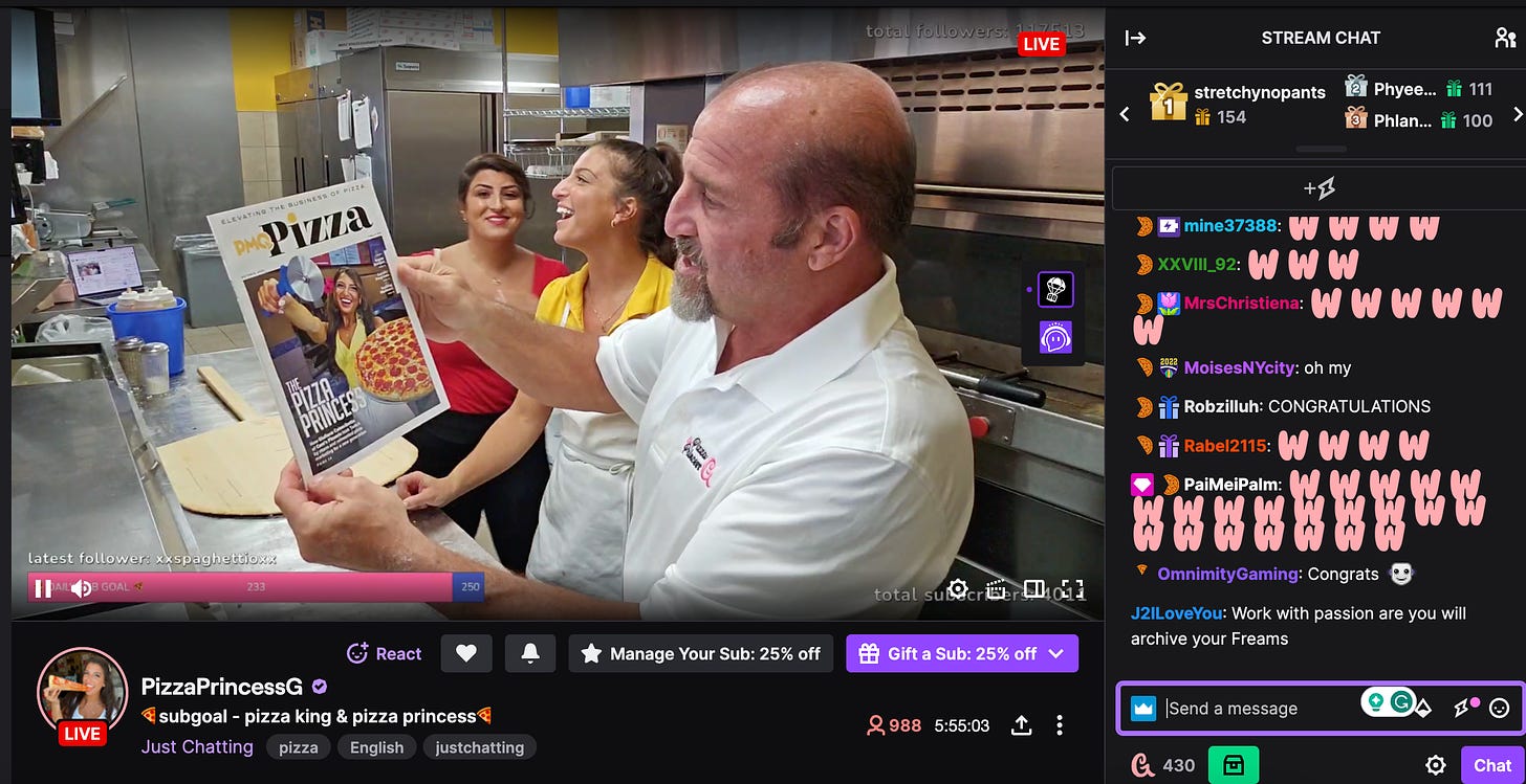 Giuliana, Bianca e Cam Calascibetta mostrano la copertina di PMQ Pizza Magazine su Twitch