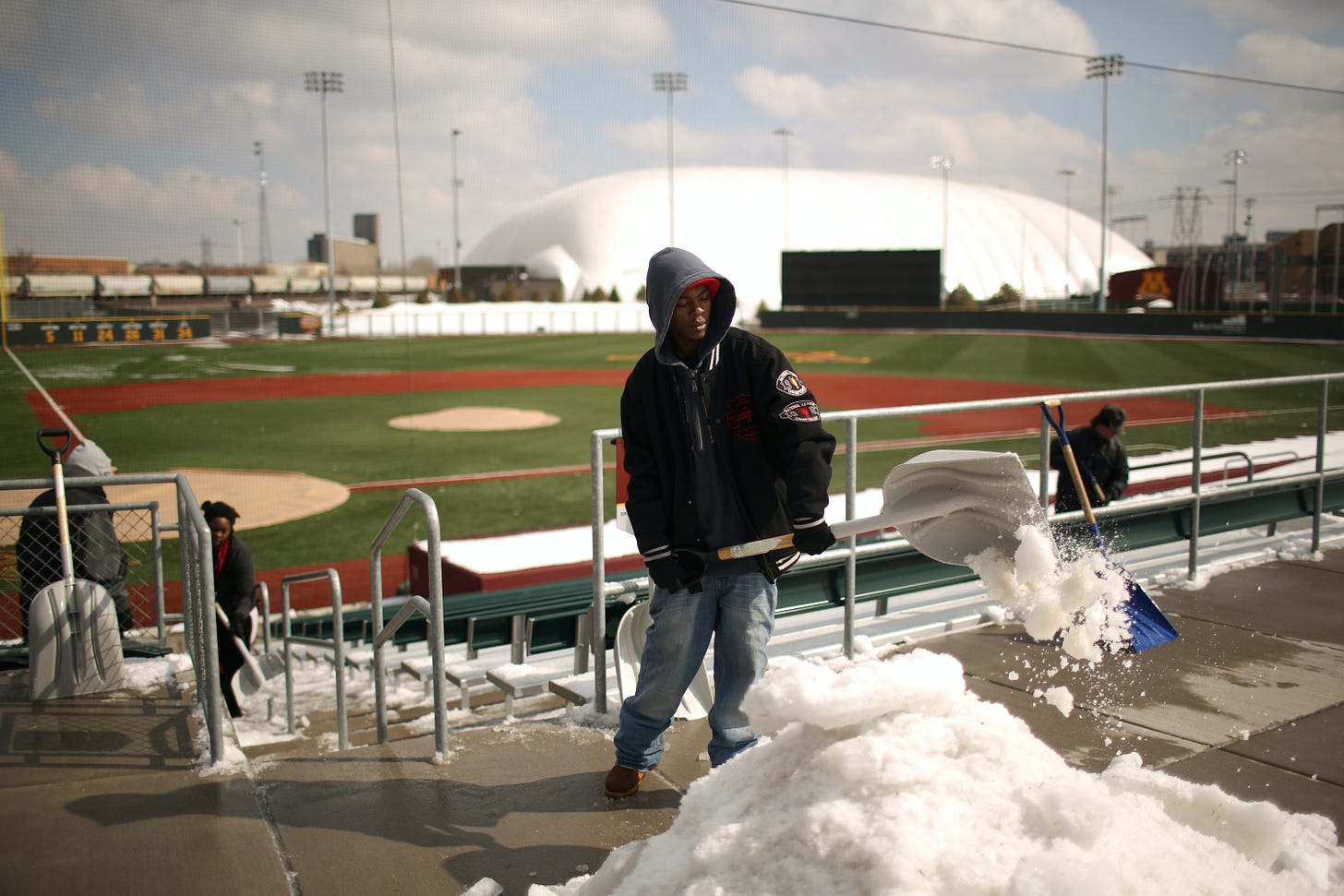 Cold-weather Gophers baseball team shows ability to meet every challenge