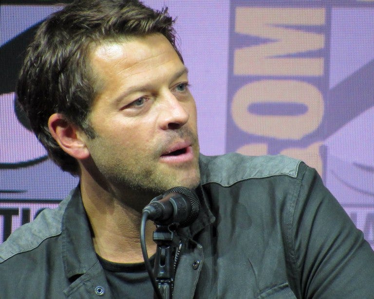 misha collins talks cas trenchcoat on supernatural