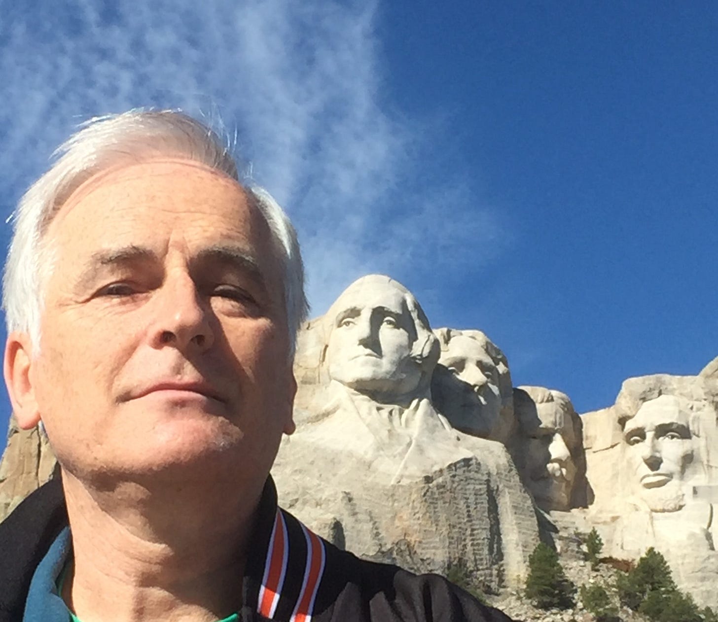 A person taking a selfie in front of a group of statues

AI-generated content may be incorrect.