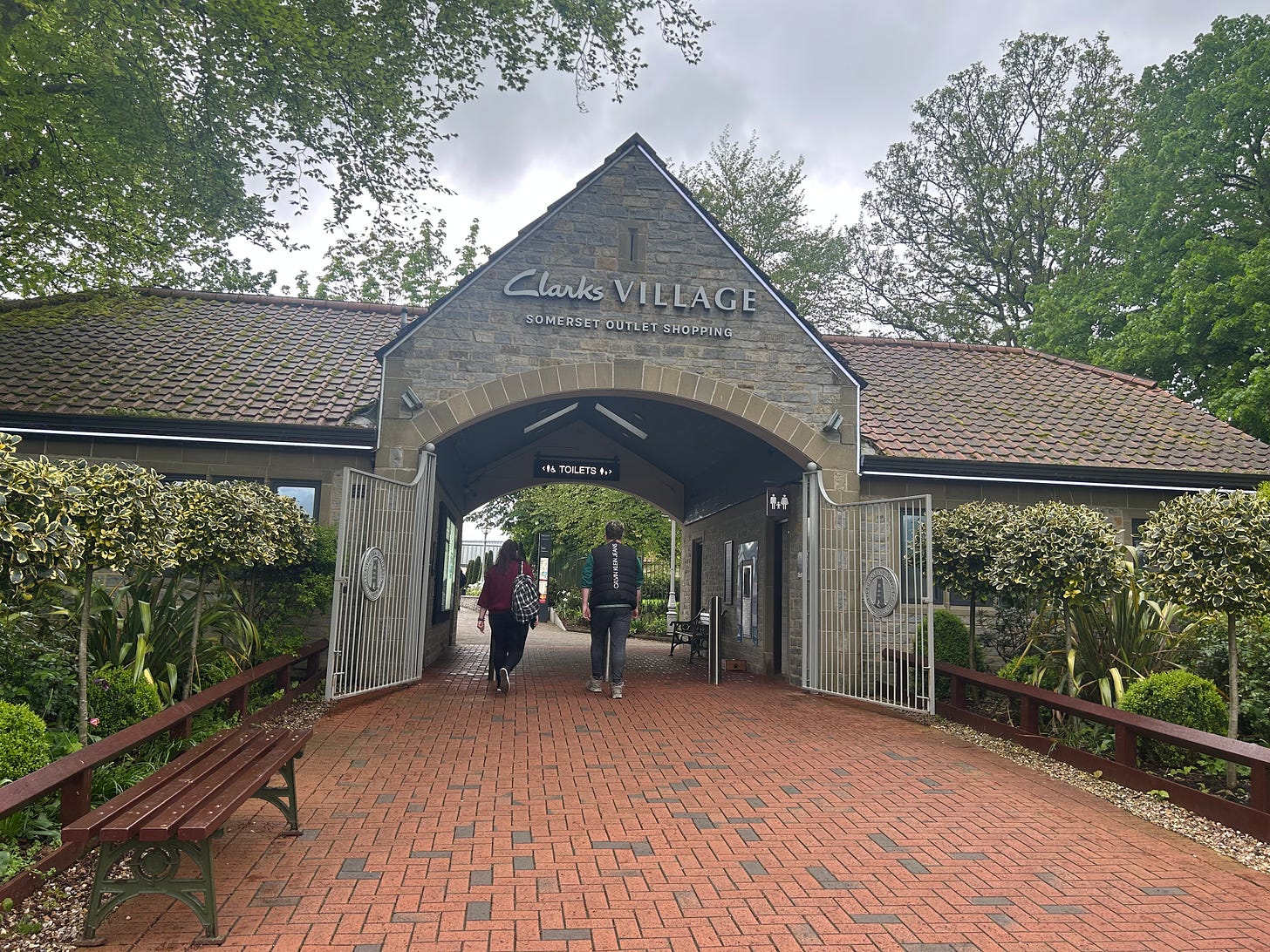 Clarks Village entrance from the car park off the A39. There are other points of entry for pedestrians from within Street Town Centre. Image: Roland’s Travels.