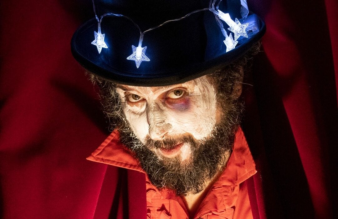 Vinicio Capossela: il singolo "Voodoo mambo" riporta il cantautore sulle  scene - TESTO E SIGNIFICATO | 4quarti