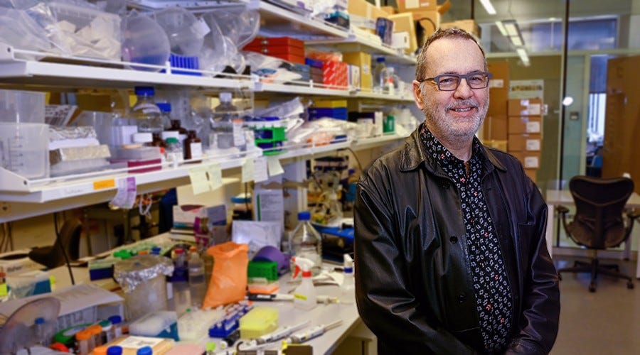 Jeffrey Hubbell in lab