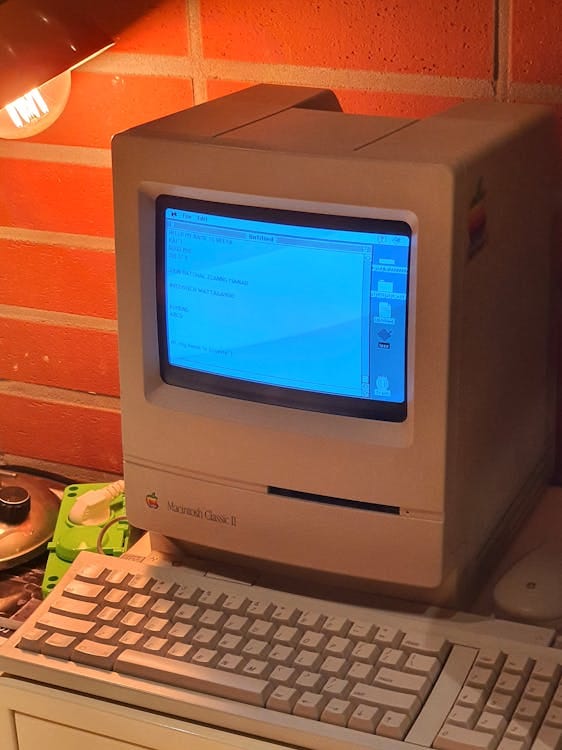 Free Macintosh Classic Computer Stock Photo