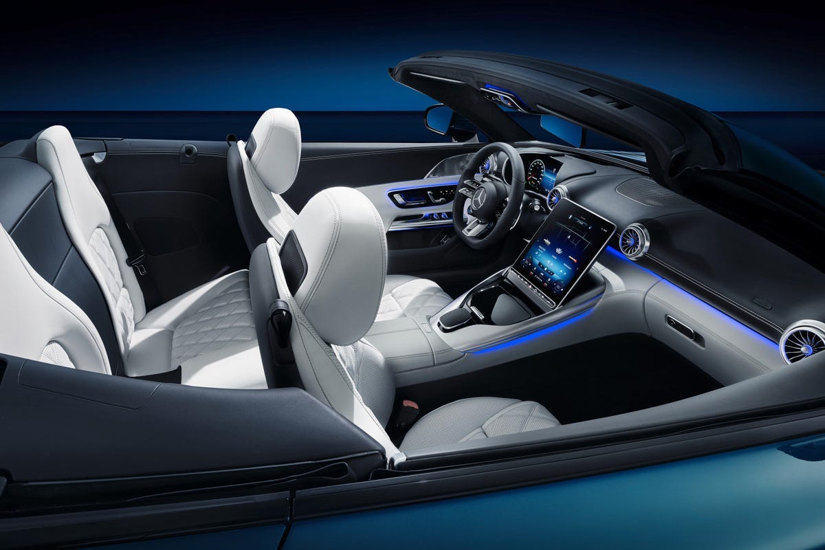 2022 Mercedes-AMG SL's interior has four seats and a hinged ...