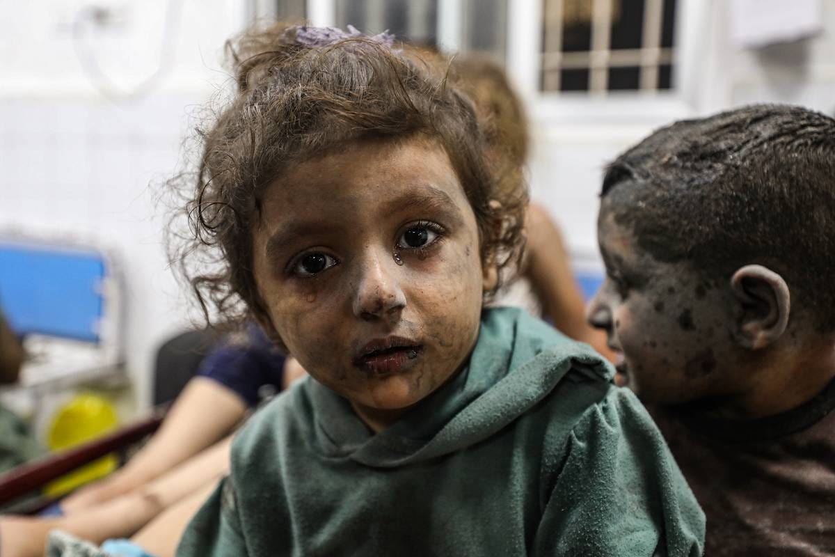 Injured Palestinians, including children, are brought to al-Ahli Baptist Hospital for treatment after Israeli attack on Gaza City, Gaza on September 29, 2024. [Dawoud Abo Alkas - Anadolu Agency]