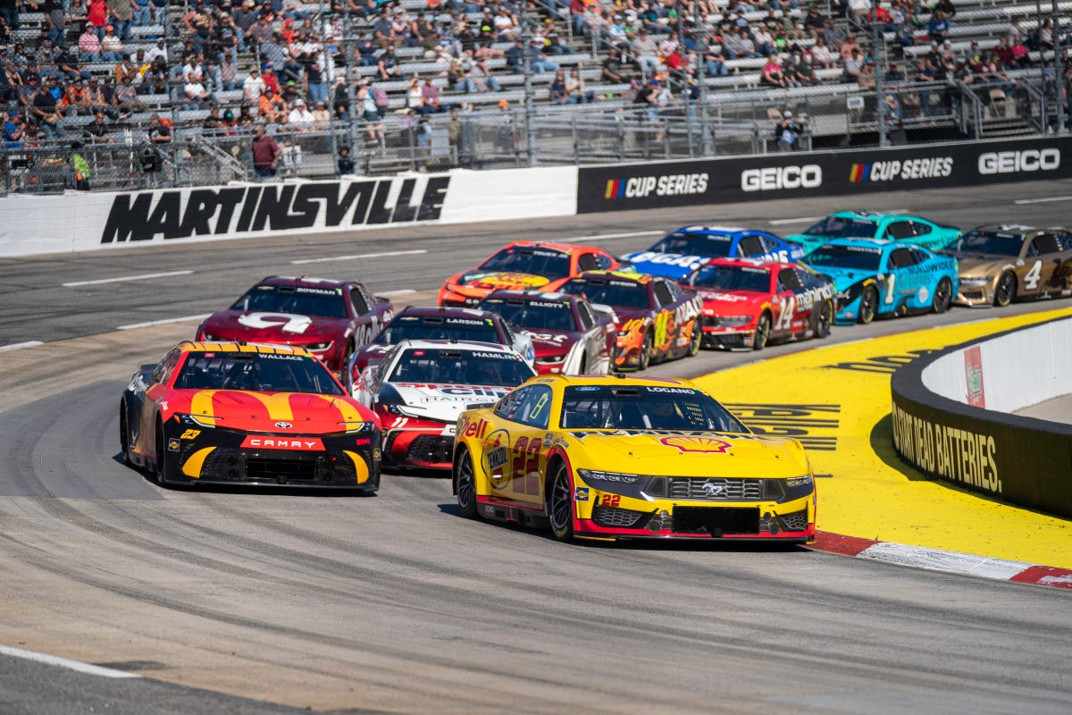 2024 NASCAR Cup Series at Martinsville: Xfinity 500 start times, schedule  and TV channels - GPFans.com