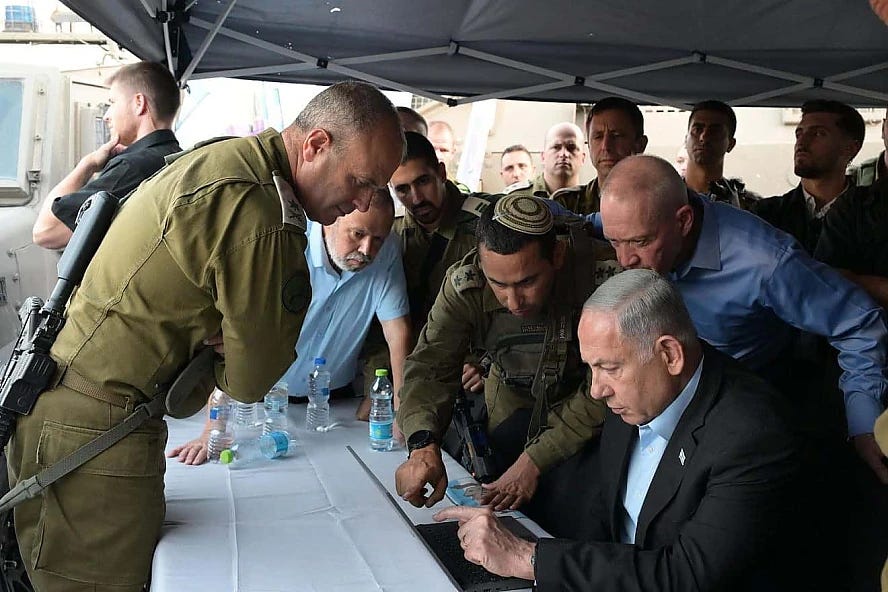 A vaskard Damoklész kardja lett: az izraeli hadsereg Netanjahu feje fölött játssza az amerikaiak játékát