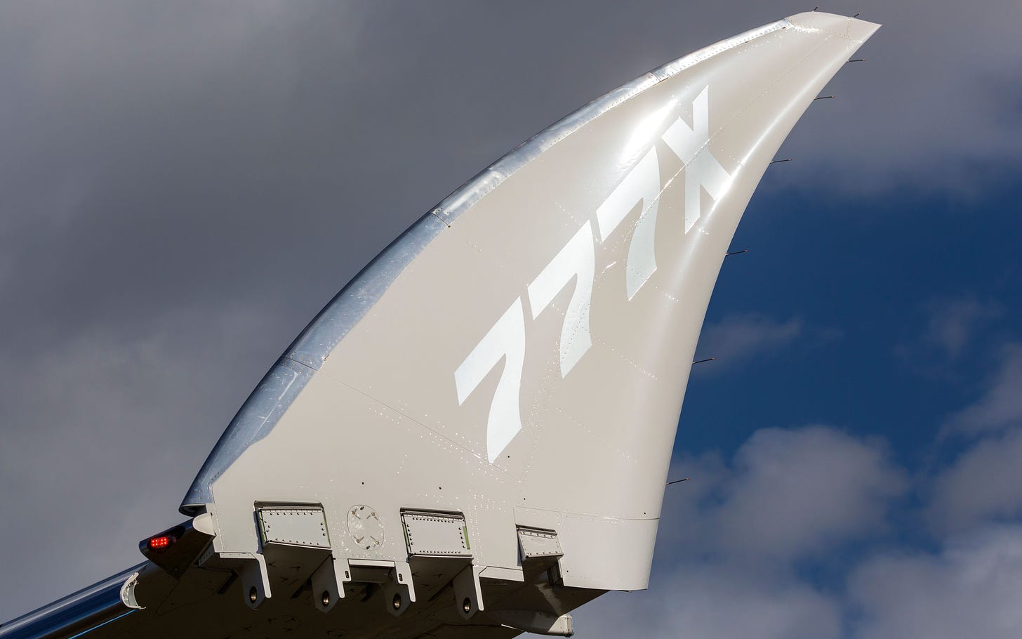 The Story Of The Boeing 777X's Wingtips