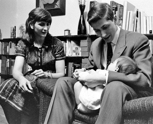 Bobby Fischer with his half-sister, Joan, and her daughter, Elisabeth, 1962  | Bobby, Celebrities reading, Chess master
