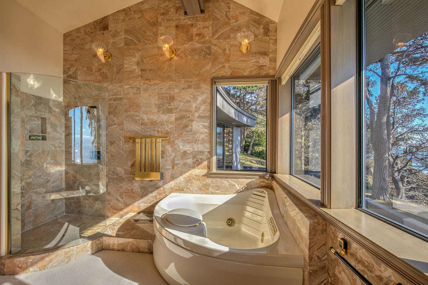 How Much Does a Jacuzzi Bath Remodel Cost? (2024) - Bob Vila
