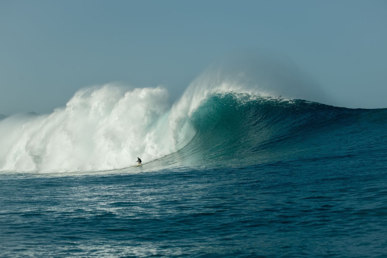 Laura Enever rides the wave off Oahu’s North Shore. (Courtesy of Daniel Russo)