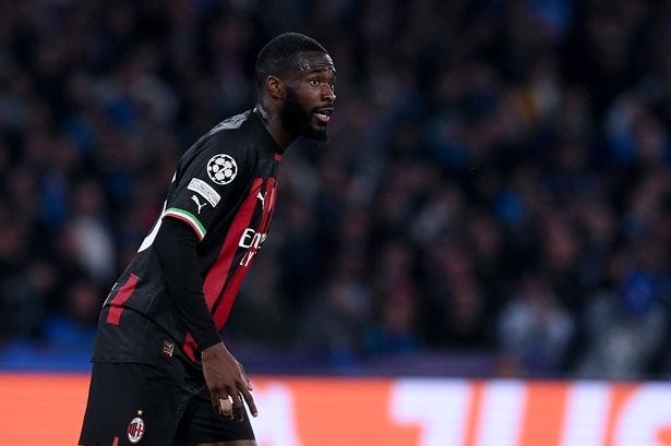 Manchester United 'keeping tabs on AC Milan defender Fikayo Tomori' and  more transfer rumours - Manchester Evening News