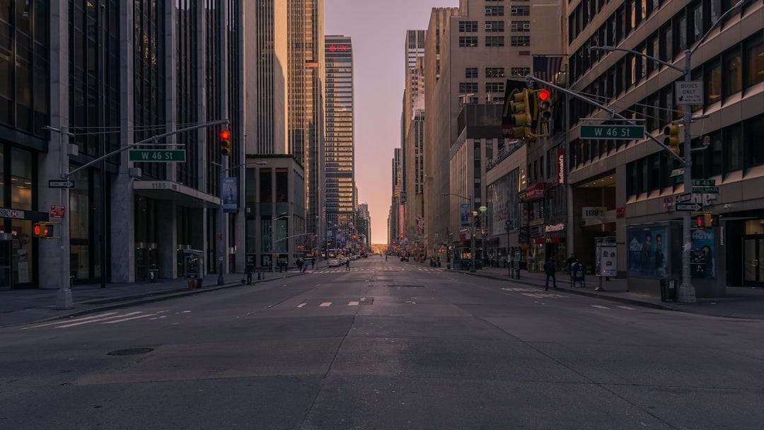 5th Ave. in New York at 7 o'clock. 5th Ave. in New York at 7 o'clock.