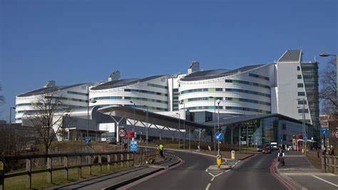 File:Queen Elizabeth Hospital Birmingham, Edgbaston, Birmingham ...