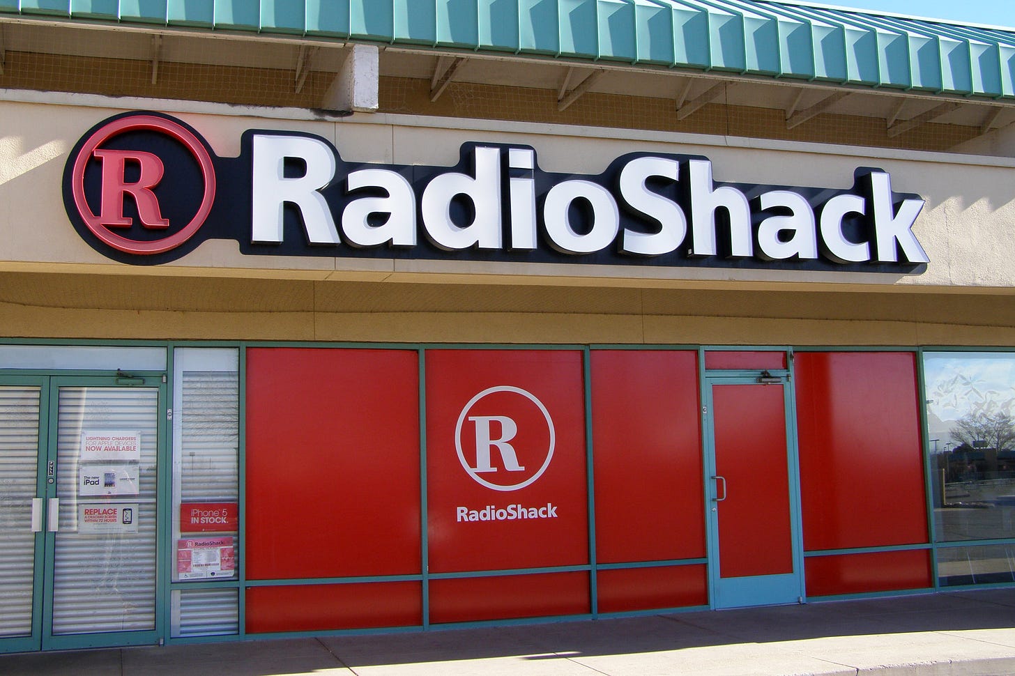 Picture of an old Radio Shack store