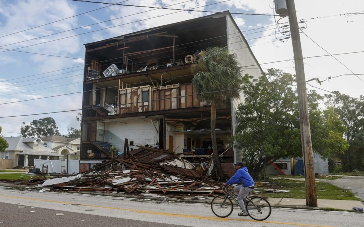 Hurricane Milton tornadoes kill 4 in Florida amid rescue efforts | FMT