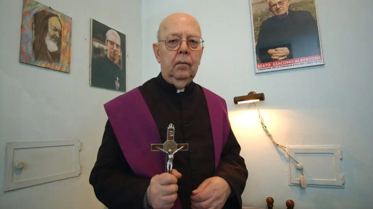 La historia real del padre Amorth, el verdadero "exorcista del Papa" |  Perfil