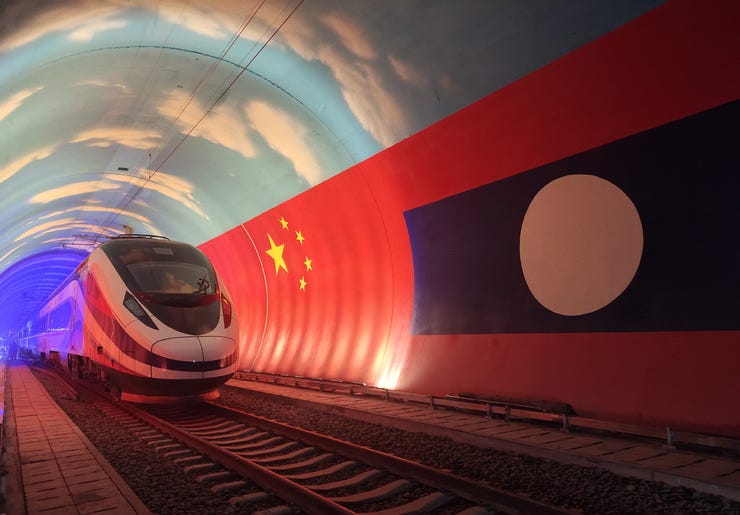 Esta semana que paso. China acuerda con Laos y lanza tren de alta velocidad 