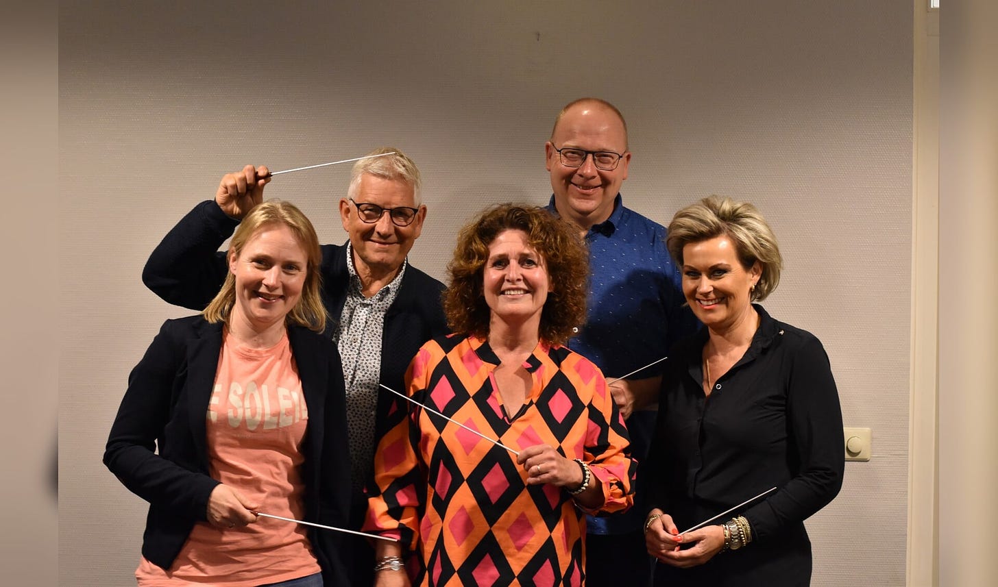 Alle vijf Maestro deelnemers: Rineke, Rudie, Annette, Bert en Martine (v.l.n.r.). Foto: Karin Romeijnders