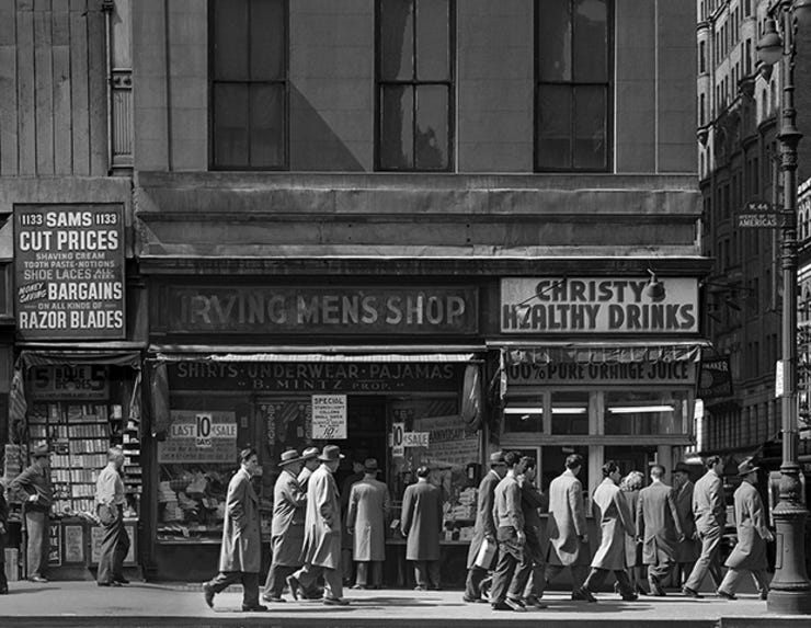 “Sixth Avenue between 43rd-44th streets” 1948. Outtake from Sixth Avenue Panel, image #8. © Todd Webb Archive.