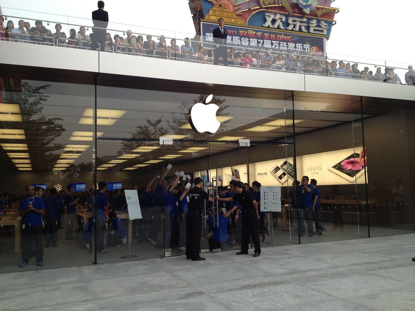 Employees count down to the final opening of the Apple Store in China’s southern tech hub of Shenzhen.