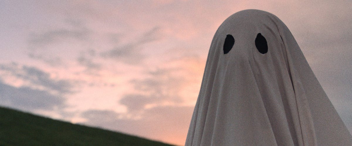 A Ghost Story movie review & film summary (2017) | Roger Ebert