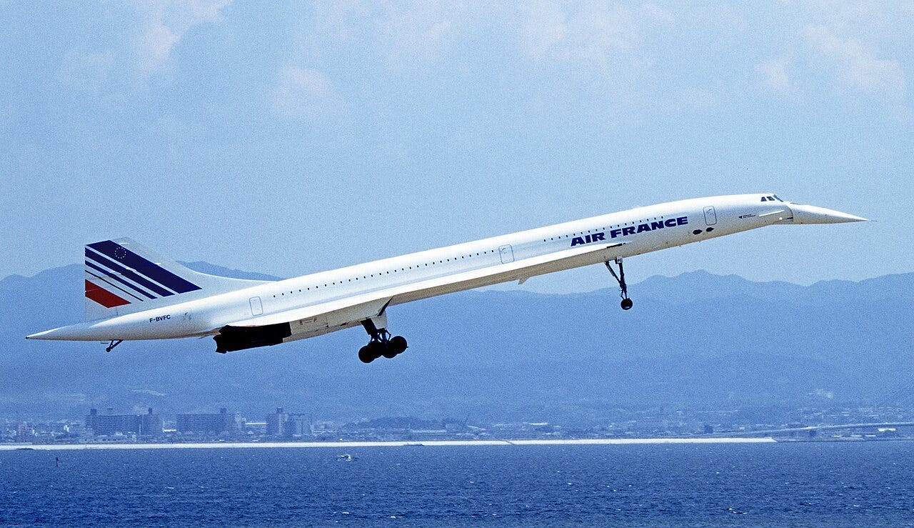 Un Concorde d'Air France à l’atterrissage à l'aéroport international du Kansai au Japon, en 1994.