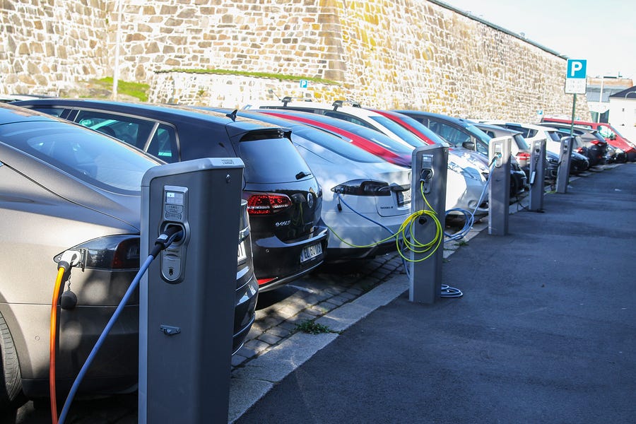 In Norway electric vehicles outsold gasoline cars for first time in history and other EV success ...