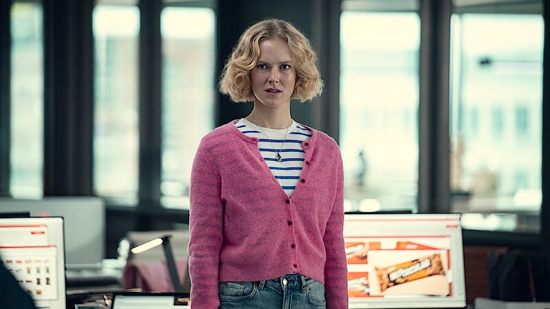 Black Mirror 'Bete Noire' Ending Explained: Siena Kelly and Rosy McEwen -  Netflix Tudum