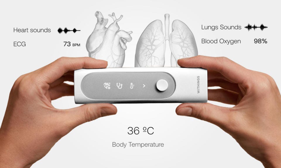Concept of Withings BeamO, a rectangular device held with two hands.